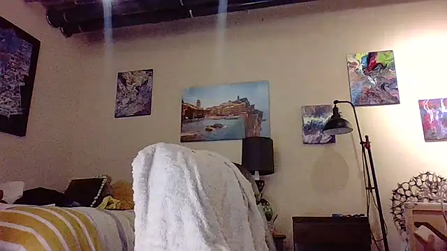 eatmeplease44 online show from March 10, 5:34 am