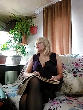 IrmaRose online show from November 30, 5:55 am