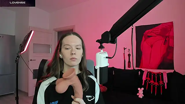 DivineBite online show from March 15, 3:07 pm