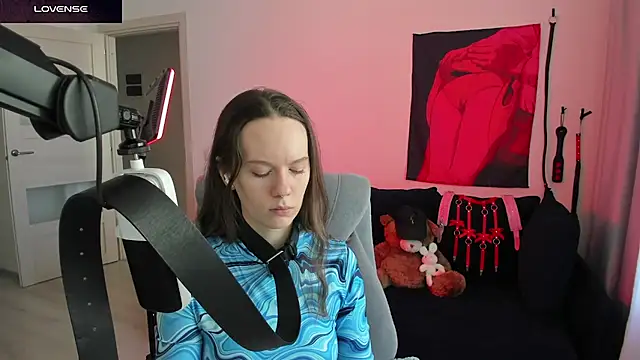 DivineBite online show from April 8, 12:38 pm