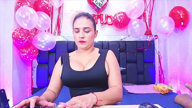 Snapshot of _carolina_fox chatting on February 13, 3:07 am carolina fox online show from February 13, 3:07 am