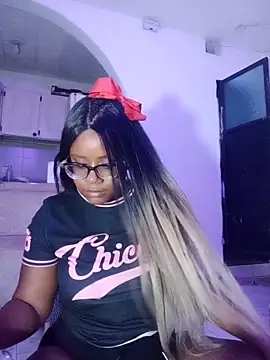 EmilyyRosee  online show from April 16, 11:18 pm