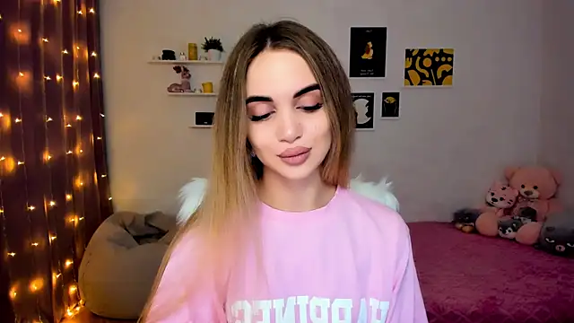 Snapshot of aPieceOfJoy chatting on December 7, 8:38 pm aPieceOfJoy online show from December 7, 8:38 pm