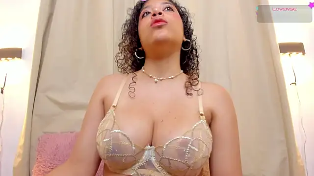 Snapshot of LilyBrunette chatting on July 26, 12:19 am LilyBrunette online show from July 26, 12:19 am