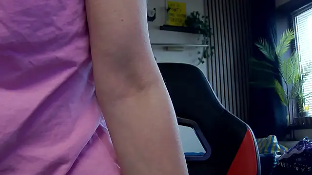 karo123421 online show from March 2, 7:15 am