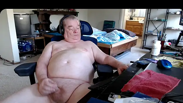 Snapshot of HomerPrice chatting on February 22, 4:19 pm HomerPrice online show from February 22, 4:19 pm