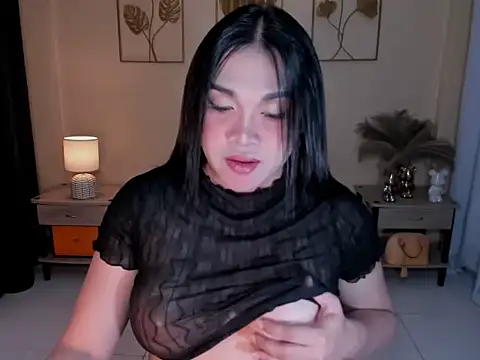 Snapshot of MaxeneCullens chatting on May 28, 5:05 am MaxeneCullens online show from May 28, 5:05 am
