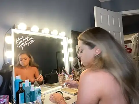 Snapshot of Alexaluxee chatting on October 18, 7:25 pm Alexaluxee online show from October 18, 7:25 pm