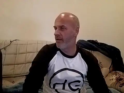 Snapshot of Ryeguy6969 chatting on December 15, 7:46 am Ryeguy6969 online show from December 15, 7:46 am