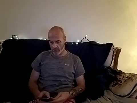 Snapshot of Ryeguy6969 chatting on December 22, 7:33 am Ryeguy6969 online show from December 22, 7:33 am