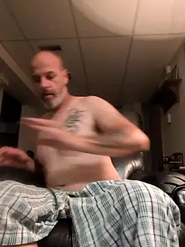 Snapshot of Ryeguy6969 chatting on September 18, 5:31 am Ryeguy6969 online show from September 18, 5:31 am