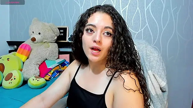 Snapshot of AshleyKim_ chatting on December 6, 8:29 pm AshleyKim online show from December 6, 8:29 pm