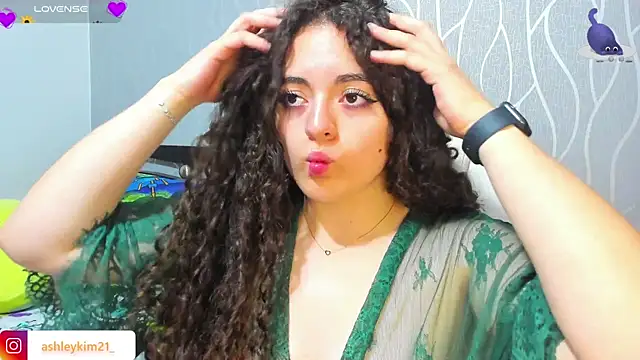 Snapshot of AshleyKim_ chatting on October 24, 12:19 am AshleyKim online show from October 24, 12:19 am