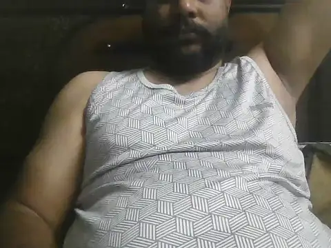 Snapshot of Indersaini148 chatting on May 2, 7:13 am Indersaini148 online show from May 2, 7:13 am