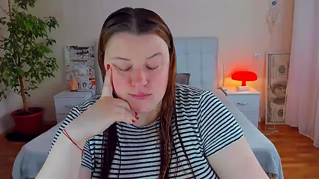 PolinaSalvatore online show from April 12, 1:16 pm