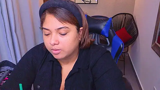 Snapshot of Kenya--Buhle chatting on June 16, 11:13 am Kenya--Buhle online show from June 16, 11:13 am