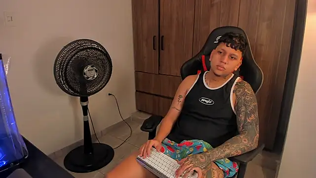 Jake simons online show from April 24, 9:34 am