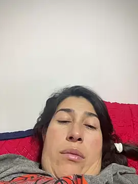 Snapshot of andreaisis2 chatting on December 11, 5:10 am andreaisis2 online show from December 11, 5:10 am