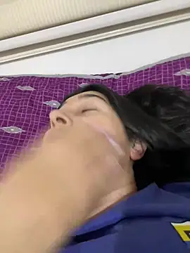 Snapshot of andreaisis2 chatting on January 10, 4:33 am andreaisis2 online show from January 10, 4:33 am