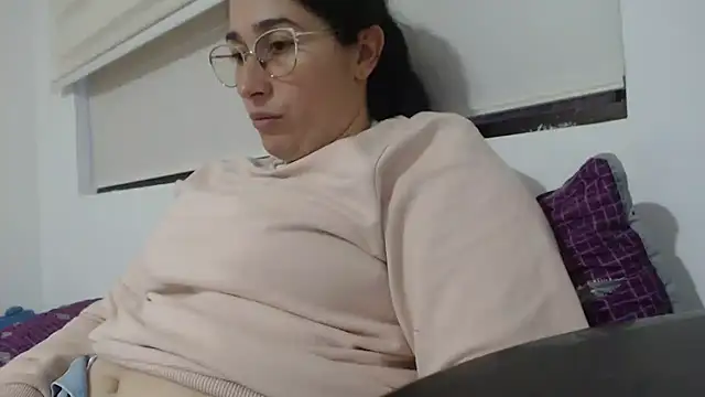 Snapshot of andreaisis2 chatting on February 13, 11:04 pm andreaisis2 online show from February 13, 11:04 pm