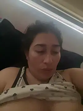 Snapshot of andreaisis2 chatting on March 16, 6:01 pm andreaisis2 online show from March 16, 6:01 pm