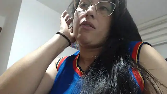 Snapshot of andreaisis2 chatting on October 23, 3:39 am andreaisis2 online show from October 23, 3:39 am