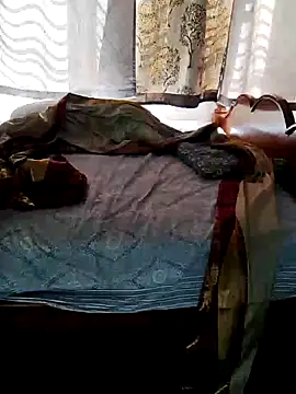 Snapshot of Indian_desi_wife chatting on December 7, 9:06 am Indian desi wife online show from December 7, 9:06 am