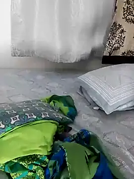 Snapshot of Indian_desi_wife chatting on December 7, 7:32 pm Indian desi wife online show from December 7, 7:32 pm