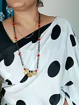 Snapshot of Indian_desi_wife chatting on September 15, 4:51 pm Indian desi wife online show from September 15, 4:51 pm