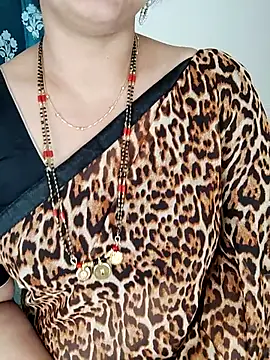 Snapshot of Indian_desi_wife chatting on October 4, 4:49 pm Indian desi wife online show from October 4, 4:49 pm