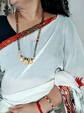 Snapshot of Indian_desi_wife chatting on April 22, 1:52 am Indian desi wife online show from April 22, 1:52 am