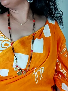 Snapshot of Indian_desi_wife chatting on May 18, 4:07 am Indian desi wife online show from May 18, 4:07 am