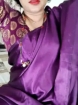 Snapshot of Indian_desi_wife chatting on June 8, 2:23 am Indian desi wife online show from June 8, 2:23 am