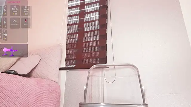 Snapshot of Alexxandra_12 chatting on May 5, 6:27 pm Alexxandra 12 online show from May 5, 6:27 pm
