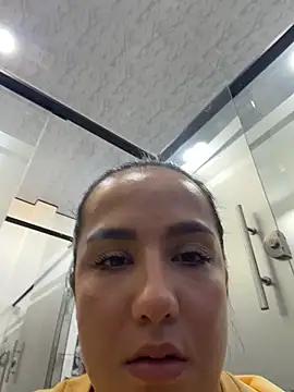 Snapshot of Alexxandra_12 chatting on May 14, 5:09 pm Alexxandra 12 online show from May 14, 5:09 pm