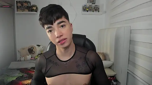 santy7v7 online show from March 22, 1:25 pm