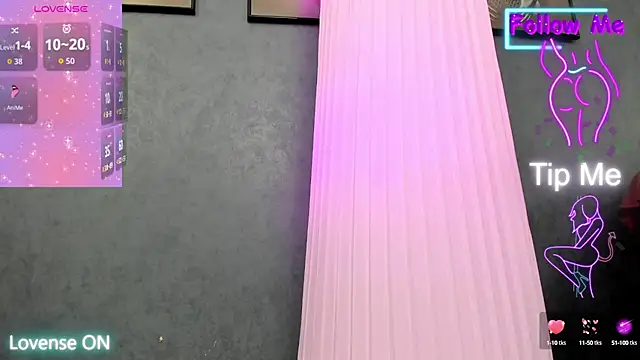 Snapshot of crazy_muscle chatting on October 29, 8:21 pm crazy muscle online show from October 29, 8:21 pm