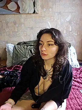 Snapshot of Moxxxie chatting on February 10, 1:15 pm Moxxxie online show from February 10, 1:15 pm