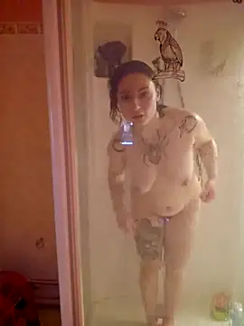 Snapshot of Moxxxie chatting on February 13, 10:44 am Moxxxie online show from February 13, 10:44 am