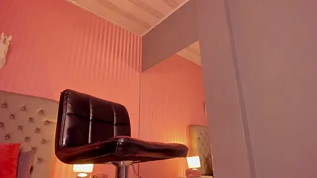 jailin smith  online show from April 15, 6:15 pm