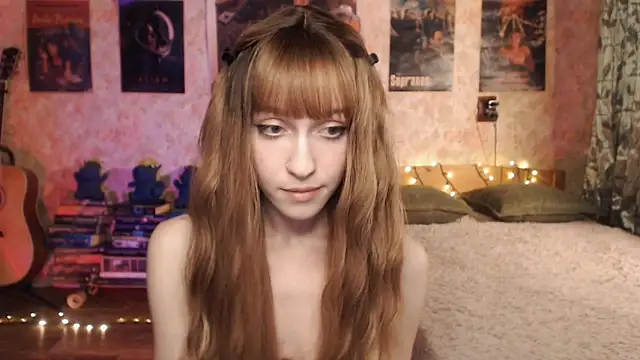 Snapshot of Friendly_Ellie chatting on December 4, 1:20 pm Friendly Ellie online show from December 4, 1:20 pm