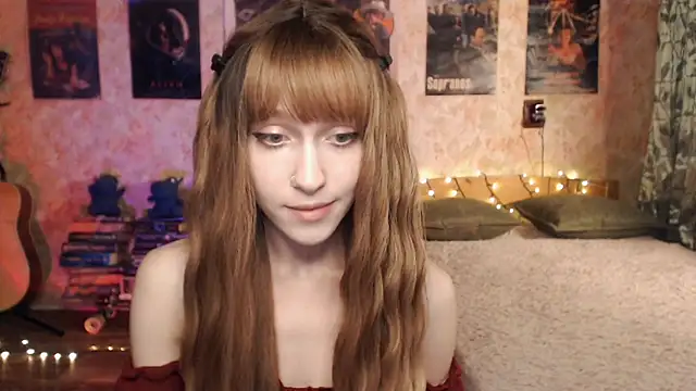 Snapshot of Friendly_Ellie chatting on December 17, 3:17 am Friendly Ellie online show from December 17, 3:17 am