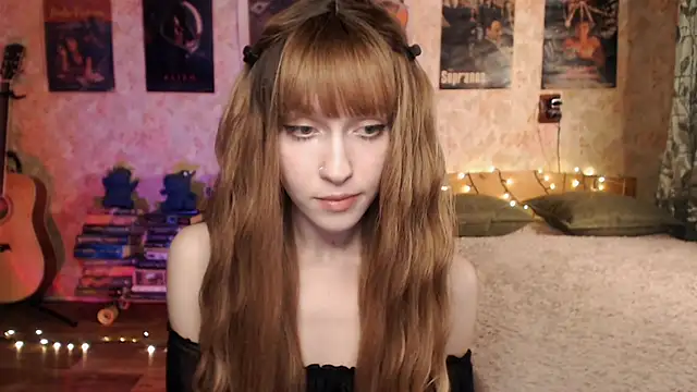 Snapshot of Friendly_Ellie chatting on December 18, 1:12 pm Friendly Ellie online show from December 18, 1:12 pm