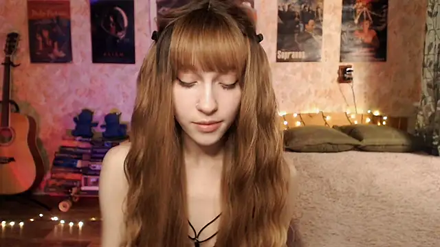 Snapshot of Friendly_Ellie chatting on December 26, 12:14 am Friendly Ellie online show from December 26, 12:14 am