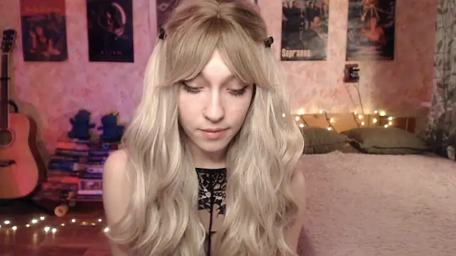 Snapshot of Friendly_Ellie chatting on January 14, 1:49 pm Friendly Ellie online show from January 14, 1:49 pm