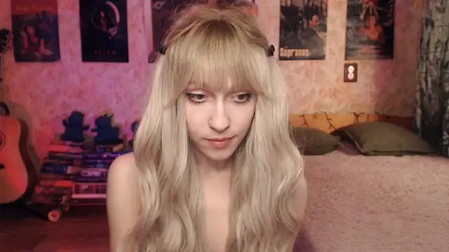 Snapshot of Friendly_Ellie chatting on January 31, 12:18 pm Friendly Ellie online show from January 31, 12:18 pm