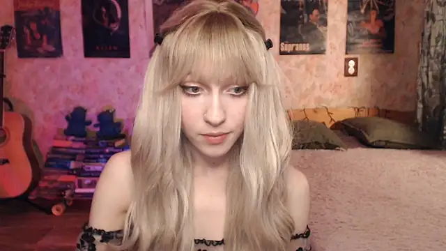 Snapshot of Friendly_Ellie chatting on February 4, 12:11 pm Friendly Ellie online show from February 4, 12:11 pm