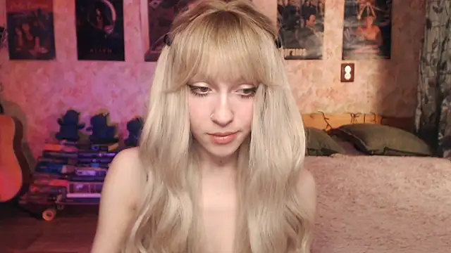 Snapshot of Friendly_Ellie chatting on February 16, 12:08 am Friendly Ellie online show from February 16, 12:08 am