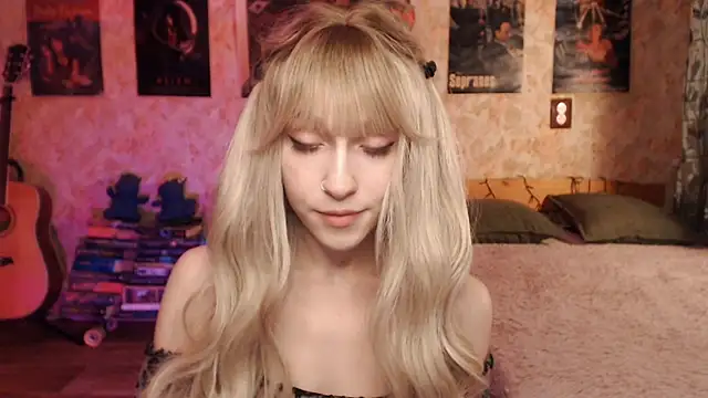 Snapshot of Friendly_Ellie chatting on March 2, 12:09 am Friendly Ellie online show from March 2, 12:09 am