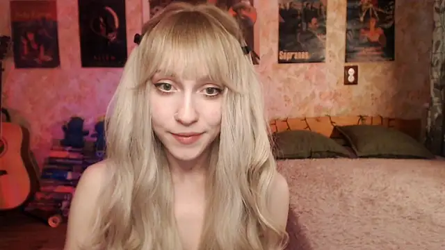 Snapshot of Friendly_Ellie chatting on March 12, 2:20 am Friendly Ellie online show from March 12, 2:20 am